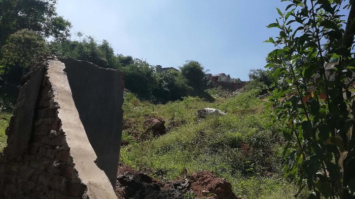Longsor dahsyat terjadi di Cimanggung, Kabupaten Sumedang pada 9 Januari 2021 lalu. Begini kondisi desa usai 8 bulan dilanda longsor.