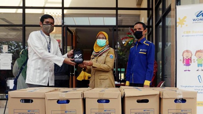 Multivitamin untuk Dukung Anak-Anak Sehat di Tengah Pandemi Melihat perkembangan pandemi COVID-19 yang terus tak menentu, PT Wahana Ottomitra Multiartha Tbk (WOM Finance) terus tergerak meringankan beban masyarakat. Ini salah satunya.