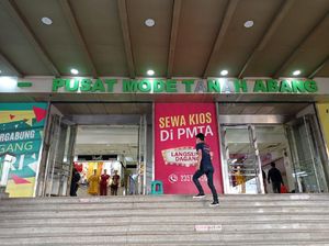 Obral Kios Pasar Tanah Abang Akibat Pandemi Covid-19