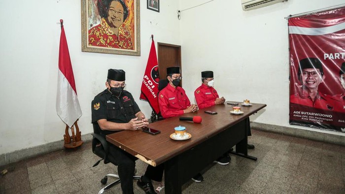 PDIP Surabaya menggelar doa bersama lintas agama secara virtual. Doa ini mengenang kerusuhan 27 Juli 1996 atau disingkat Kudatuli.