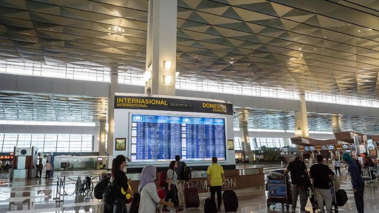 Jakarta, Indonesia: November 2017 : Jakarta (Soekarno-Hatta) International Airport Terminal 3. Jakarta Aiport is the largest airport in Java and the Terminal 3 is a new terminal opened in 2016.