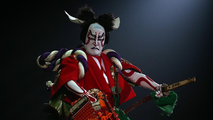 Kabuki merupakan seni teater tradisional kebanggaan Jepang. Memiliki sejarah yang panjang, teater kabuki pun masuk dalam daftar Warisan Budaya Takbenda UNESCO.