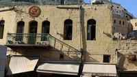 Salah satu kota tertua yang ada di Yordania ini diyakini telah ada sejak Zaman Besi dan terkenal dengan arsitekturnya yang khas.