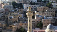 As-Salt adalah kota bersejarah di Balqa, 35 km barat laut Amman, Yordania.  
