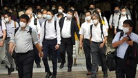 Jumlah kasus COVID-19 di Tokyo selama sebulan terakhir meningkat dua kali lipat. Pemerintah Jepang mencatat ada 78 kasus varian Delta di Tokyo pada hari Senin (26/7). Angka rawat inap akibat Corona juga melonjak mencapai 2.717 pasien. AP Photo/Eugene Hoshiko.