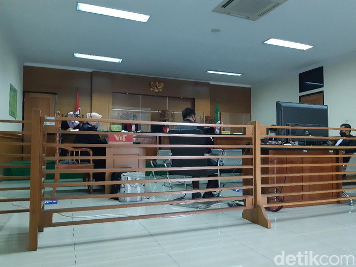 PPK Dinkes Banten didakwa memanipulasi data satuan pengadaan masker Nakes