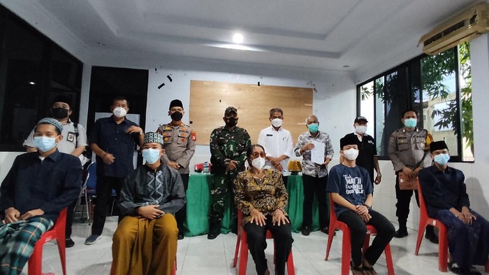 Proses perdamaian anggota DPRD Pangkep di Kantor Lurah Masale, Panakkukang