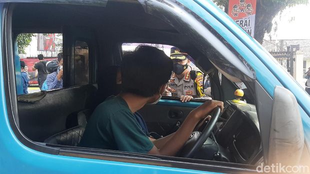 Razia Vaksinasi di Bogor