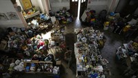 Tak hanya menewaskan puluhan warga, banjir besar itu juga turut menyebabkan listrik terputus dan ribuan orang dievakuasi ke tempat yang lebih aman.  
