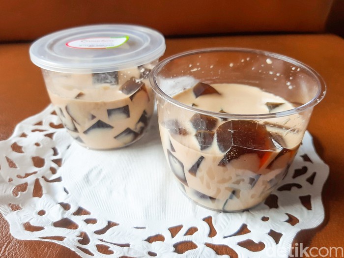 Spufo: Pastel Ufo yang Isiannya Padat dan Renyah Gurih Spufo: Pastel Ufo yang Isiannya Padat dan Renyah Gurih