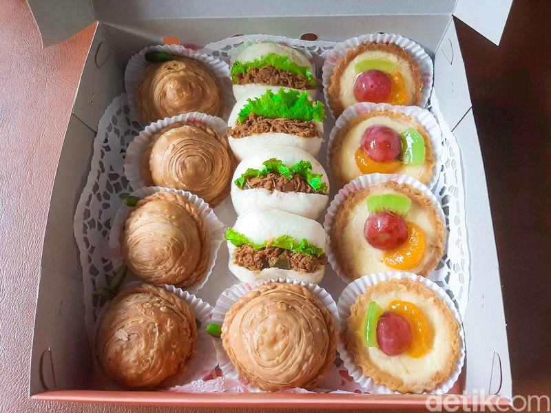 Spufo: Pastel Ufo yang Isiannya Padat dan Renyah Gurih