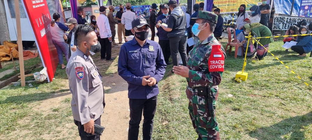 Suasana vaksinasi massal di wilayah Cilebut Kabupaten Bogor