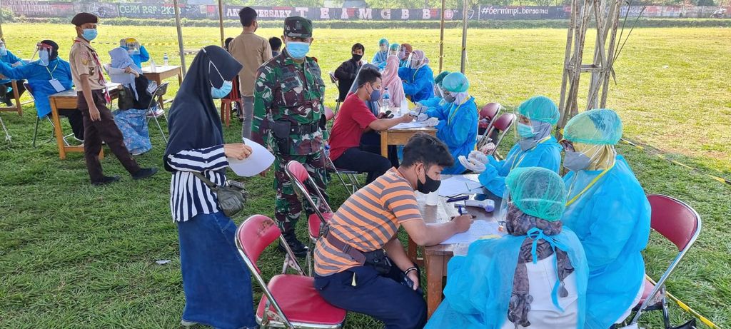 Suasana vaksinasi massal di wilayah Cilebut Kabupaten Bogor