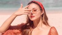 Namun dalam sebuah acara di Trans TV, Kriss Hatta ditanya soal kejelasan hubungannya dengan Voke Victoria. Dia pun menjawab memang benar pacaran. (Foto: dok. Instagram @vokevictoriaaa) 