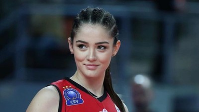 8 Foto Atlet Voli Turki Zehra Gunes, Cantiknya Menghinoptis di Olimpiade