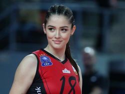 8 Foto Atlet Voli Turki Zehra Gunes, Cantiknya Menghinoptis di Olimpiade
