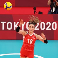 Zehra Gunes pertama kali muncul sebagai atlet voli profesional pada musim 2011-2012. Wanita yang menempati urutan ke 5 dalam 10 atlet voli tercantik di dunia itu bergabung dengan Vakifbank Istanbul dalam Liga Voli Wanita Turki. Foto: Getty Images/Toru Hanai