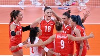 Zehra menempati urutan ke 5 dalam 10 atlet voli tercantik di dunia.
