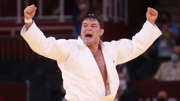 TOKYO, JAPAN - JULY 29: Aaron Wolf of Team Japan reacts after defeating Guham Cho of Team Republic of Korea during the Men's Judo 100kg Final on day six of the Tokyo 2020 Olympic Games at Nippon Budokan on July 29, 2021 in Tokyo, Japan. (Photo by Chris Graythen/Getty Images)