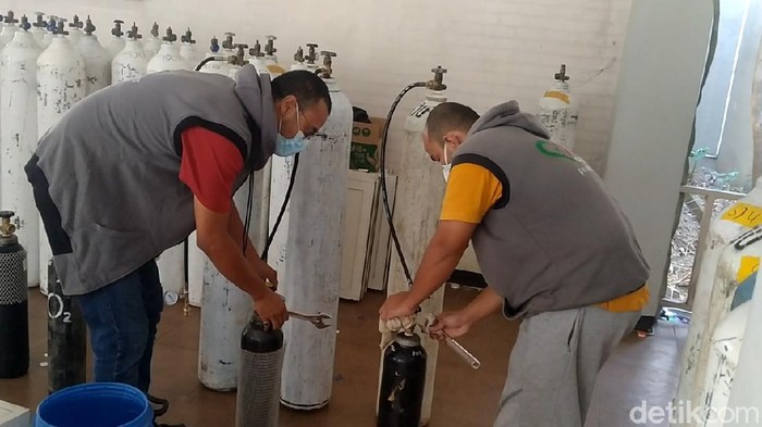 Aksi isi ulang oksigen gratis di Kota Pekalongan