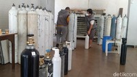 Khozin mengaku tertolong dengan aksi para pemuda di Kota Pekalongan ini. Dia pun berharap ada aksi serupa di daerahnya.