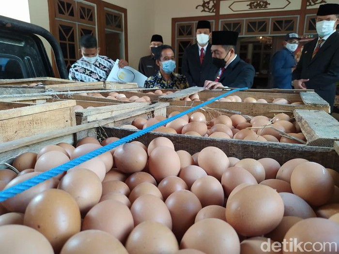 Bantuan telur untuk nakes di Magelang, Kamis (29/7/2021).