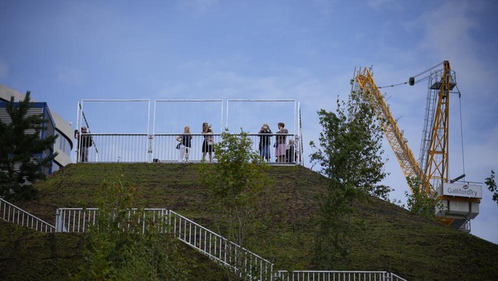 Bukit Buatan Setinggi 25 Meter Jadi Destinasi Baru di London, tapi Kena Hujat Pengunjung