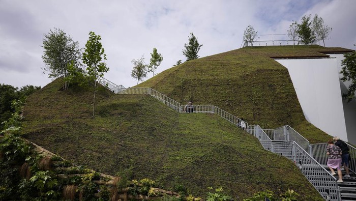 Bukit Buatan Setinggi 25 Meter Jadi Destinasi Baru di London, tapi Kena Hujat Pengunjung