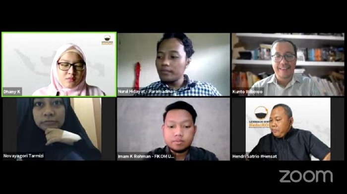 Dialog Mahasiswa mengenai kriteria pemimpin masa depan