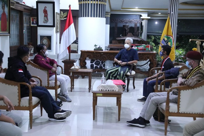 Ganjar Didatangi Mahasiswa: Mereka Ada Ide Gerakan Jateng Ayo Bangkit!