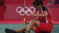Wakil Indonesia kalah dominan sejak game pertama. Di game pertama, Gregoria langsung tertinggal 4-11, sebelum menutup babak dengan kekalahan 12-21.