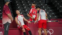 Ganda Indonesia itu sempat ketinggalan 13-15, bisa menyamakan lagi menjadi 15-15.