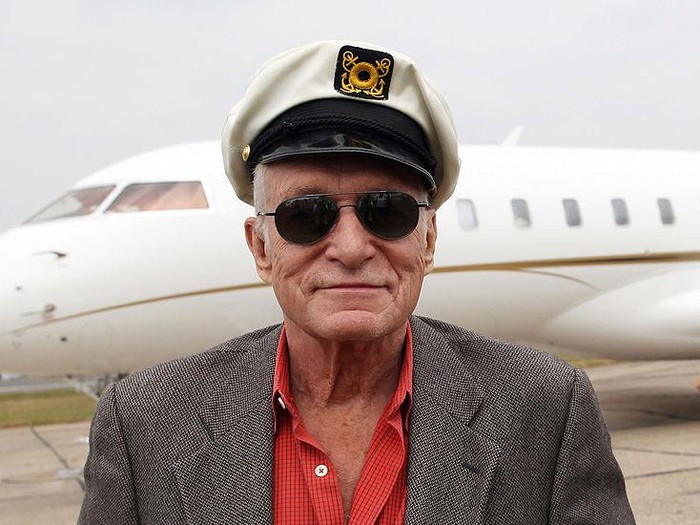Intip Foto Jadul Pendiri Majalah Playboy Naik Jet Big Bunny Selain memiliki Playboy Mansion, mendiang Hugh Hefner pernah memiliki jet pribadi bernama Big Bunny. Yuk, lihat foto-fotonya!