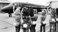 Memiliki estimasi harga sekitar USD 5 juta atau setara dengan Rp 72 miliar, pesawat jet Big Bunny memang sangat ikonik. Dennis Oulds/Central Press/Hulton Archive/Getty Images.