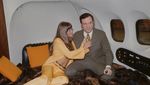 Intip Foto Jadul Pendiri Majalah Playboy Naik Jet Big Bunny