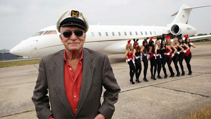 Intip Foto Jadul Pendiri Majalah Playboy Naik Jet 'Big Bunny' Selain memiliki Playboy Mansion, mendiang Hugh Hefner pernah memiliki jet pribadi bernama Big Bunny. Yuk, lihat foto-fotonya!