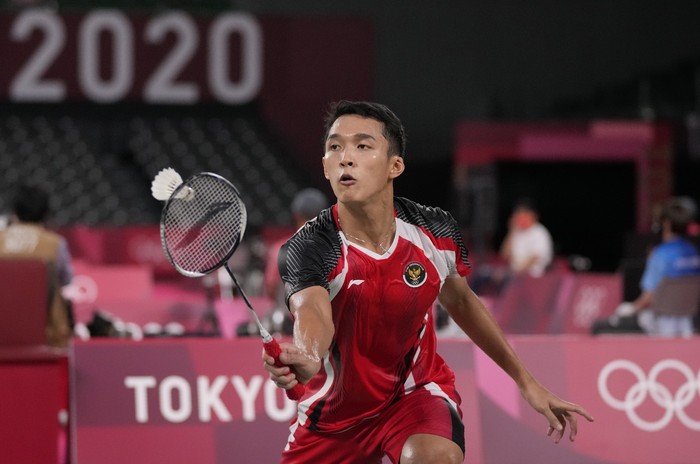 Jonatan Christie of Indonesia competes Chinas Yu Qi Shi during mens singles round Badminton match at the 2020 Summer Olympics, Thursday, July 29, 2021, in Tokyo, Japan. (AP Photo/Dita Alangkara)