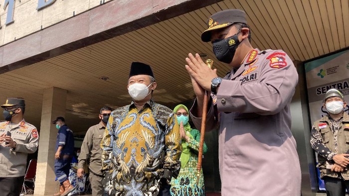 Kapolri Jenderal Listyo Sigit Prabowo cek vaksinasi di Gedung PP Muhamamdiyah