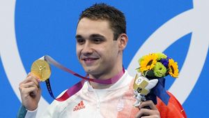 Celana Robek Sebelum Tanding, Atlet Renang Ini Tetap Sukses Juarai Olimpiade