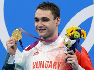 Celana Robek Sebelum Tanding, Atlet Renang Ini Tetap Sukses Juarai Olimpiade