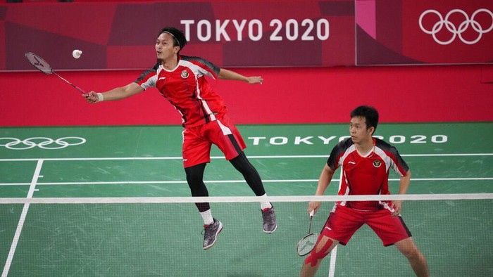 Mantap! Ahsan/Hendra Lolos ke Semifinal Olimpiade Ganda putra Indonesia Mohammad Ahsan/Hendra Setiawan maju ke semifinal Olimpiade Tokyo 2020 usai menang atas pasangan Jepang Takeshi Kamura/Keigo Sonoda.