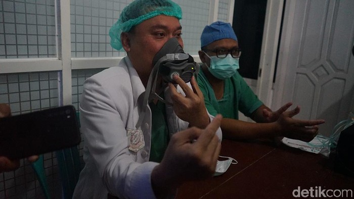 Masker sesak napas RSI Banjarnegara membuat masker khusus untuk orang yang tengah sesak nafas