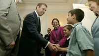 Pangeran Andrew juga pernah bertemu dengan umat Bahai. Scott Barbour/Getty Images