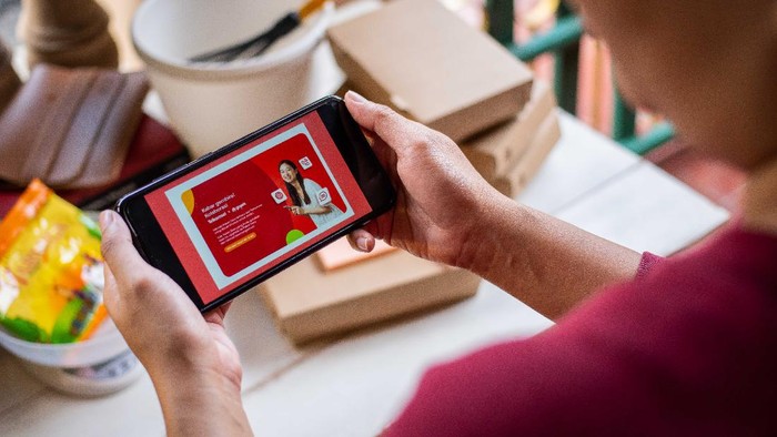 Meningkatkan Produktivitas UMKM di Masa Pandemi Telkomsel berkolaborasi Gojek untuk meningkatkan produktivitas mitra UMKM, terutama dalam menghadapi tantangan di masa pandemi COVID-19.