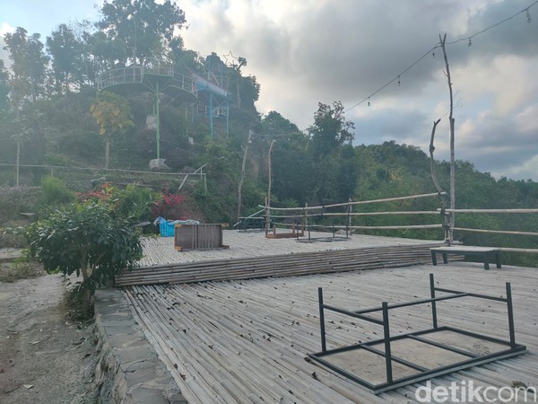 Kondisi ini diperparah dengan adanya kebijakan PPKM Darurat dan Level 4 yang memaksa pemilik menutup wisata tersebut. (Jalu Rahman Dewantara/detikcom) Kondisi ini diperparah dengan adanya kebijakan PPKM Darurat dan Level 4 yang memaksa pemilik menutup wisata tersebut. (Jalu Rahman Dewantara/detikcom)