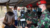 Baksos di masa PPKM ini bertajuk Kopassus Peduli  Masyarakat Terdampak COVID-19 . 