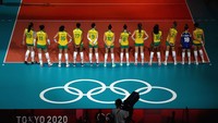 Hak tersebut tertuang pada keputusa   Gubernur Tokyo Yoike memutuskan untuk melarang warga lokal menonton olimpiade. Keputusan ini diambil setelah PM Suga mengumumkan keadaan darurat COVID-19 untuk Tokyo karena lonjakan kasus COVID-19 yang cukup parah. Toru Hanai/Getty Images