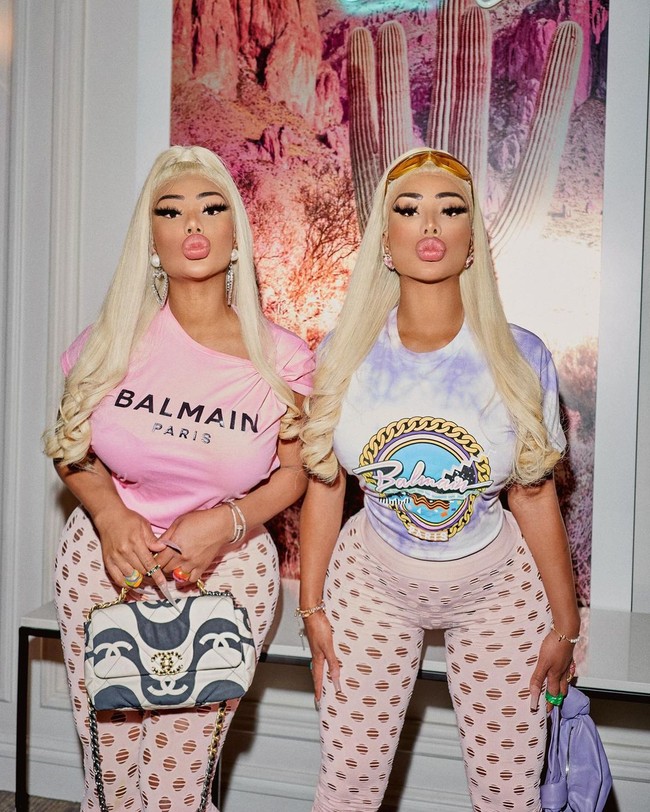 Saudari kembar satu ini juga sering jadi sensasi karena penampilan seksi mereka. Duo asal Amerika Serikat tersebut sering dibialng seperti saudari Kardashian versi kembar. Foto: Instagram @clermonttwins