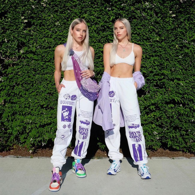 Tak sedikit anak kembar yang membuat akun Instagram bersama. Kemiripan mereka pun membuat postingan terlihat lebih menarik perhatian. Salah satu pasangan kembar yang banyak follower adalah duo The Hess Twins yang stylish ini. Foto: Instagram @thehesstwins