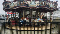 Dan tentu saja ada komidi putar atau carousel.